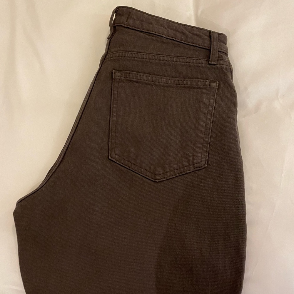 Abercrombie Curve Love High Rise 90s Relaxed Jean in Dark Brown